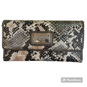 Nine West long wallet